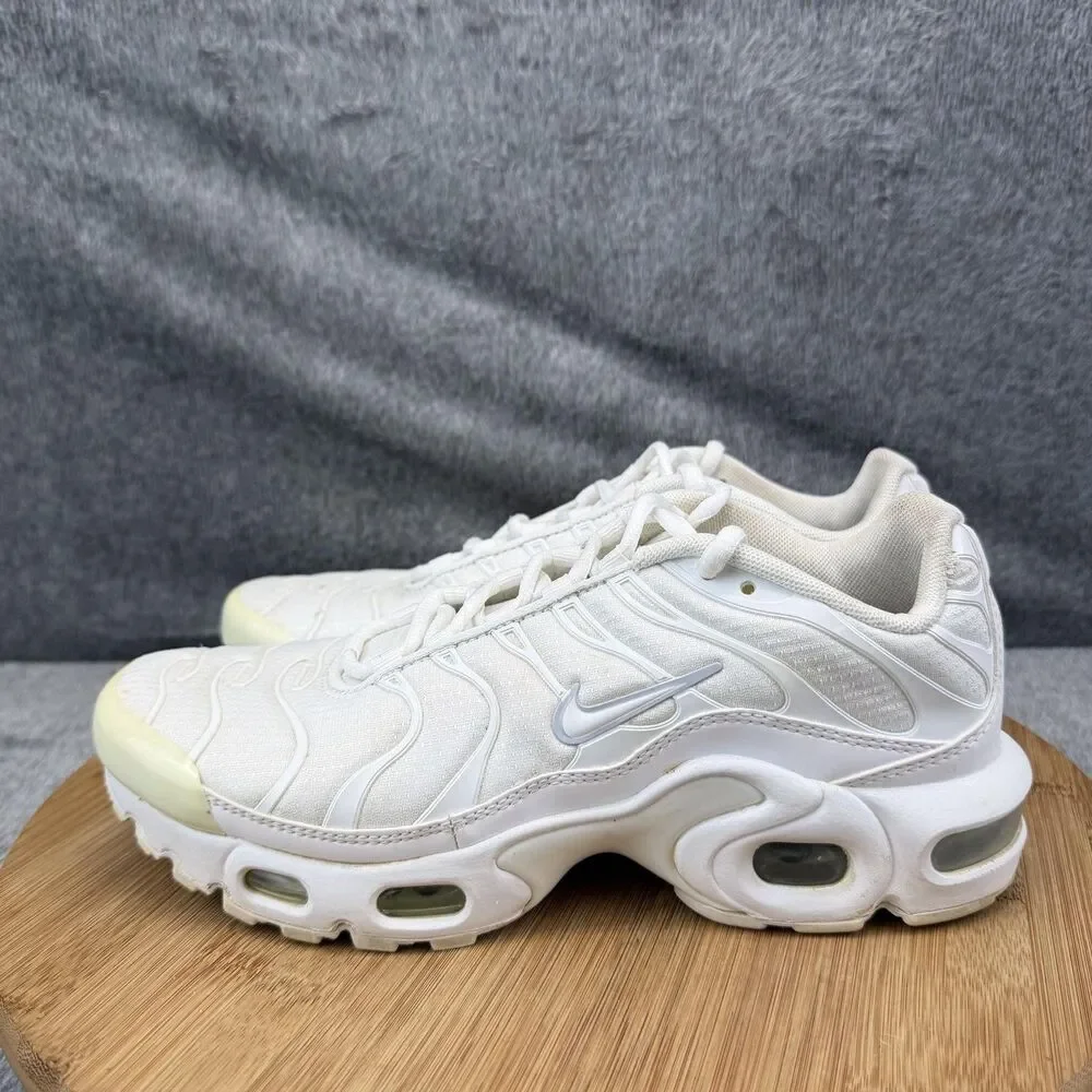 Nike Air Max Plus TN Shoes Boys Size 5.5Y White Running Sneakers CW7044-100